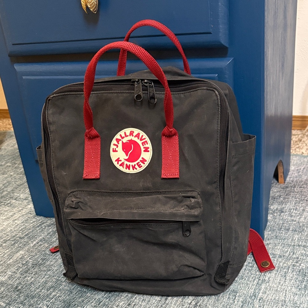 Fjallraven Kånken Black and Red Backpack